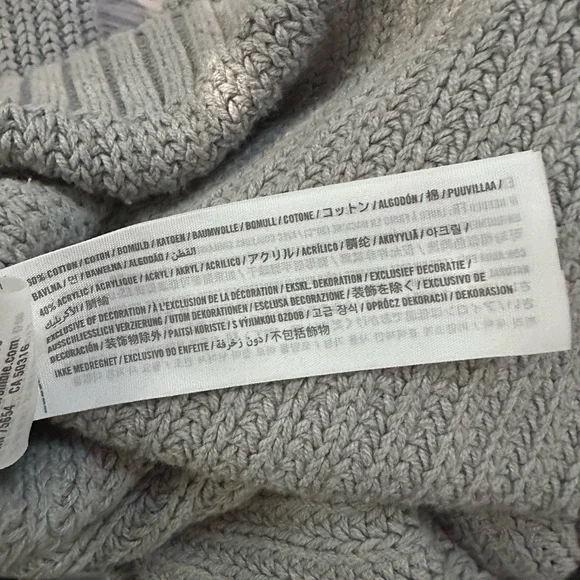 Hollister Gray Sweater- Medium - Picture 9 of 9